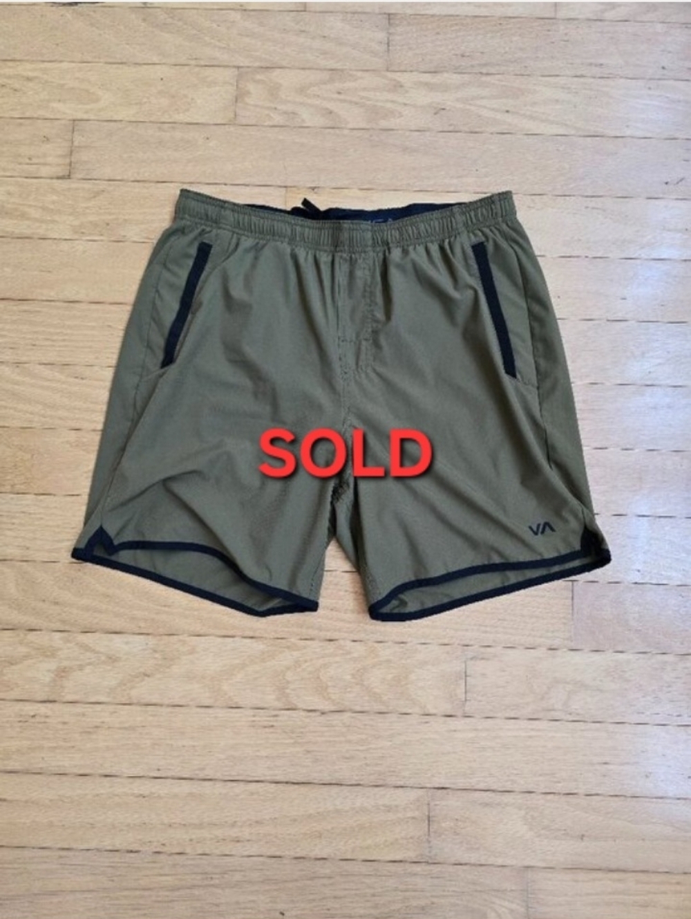 RVCA | Yogger olive green sporty outdoor boardshorts | MENS L